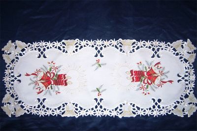 出口贡缎电脑绣花雕孔台布 圣诞节花稿精品，特价清仓，批发首选